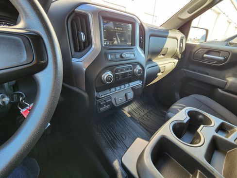 Used 2019 GMC Sierra 1500 4x4 Crew Cab w/ Convenience Package image 24