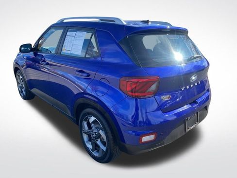 Used 2024 Hyundai Venue SEL image 5