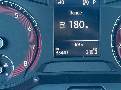 Used 2021 Volkswagen Jetta SE w/ SE Cold Weather Package image 25