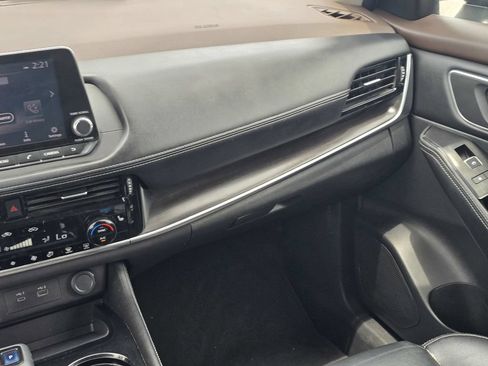 Used 2021 Nissan Rogue SL FWD image 18