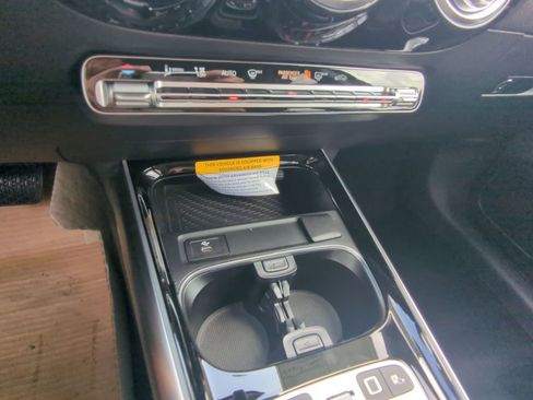 New 2025 Mercedes-Benz GLA 250 image 8