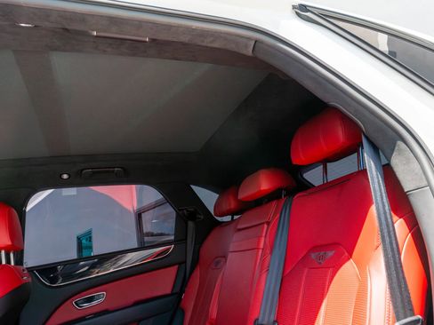 Used 2023 Bentley Bentayga AWD/4WD image 50