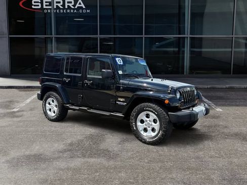 Used 2013 Jeep Wrangler Unlimited Sahara w/ Connectivity Group AWD/4WD image 7