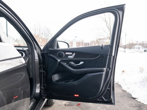 Used 2022 Mercedes-Benz GLC 300 4MATIC image 38