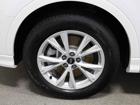 Certified 2025 Audi Q3 2.0T Premium w/ Convenience Package image 36