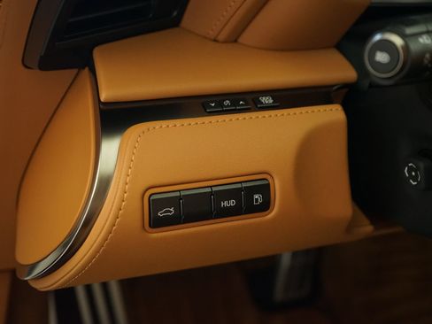 Used 2018 Lexus LC 500 Coupe w/ Performance Package RWD image 35