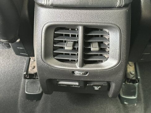 Used 2020 Jeep Cherokee Limited w/ Advanced Safety Group FWD image 15