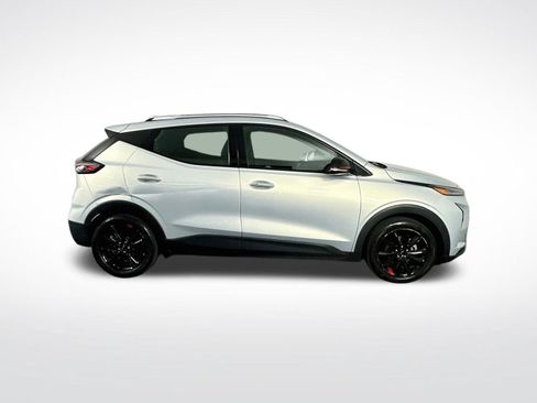 Used 2023 Chevrolet Bolt EUV LT w/ Convenience Package FWD image 9