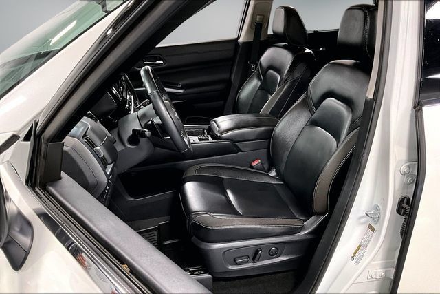 Used 2023 Nissan Pathfinder SL AWD/4WD image 20