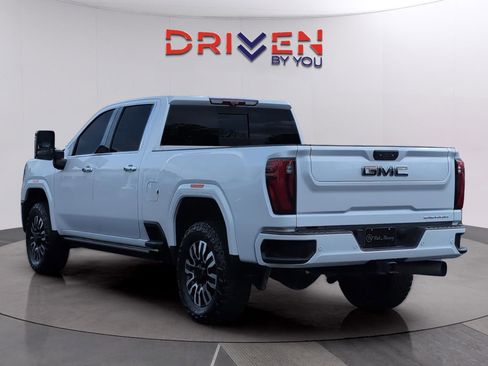 Used 2024 GMC Sierra 3500 Denali Ultimate image 3