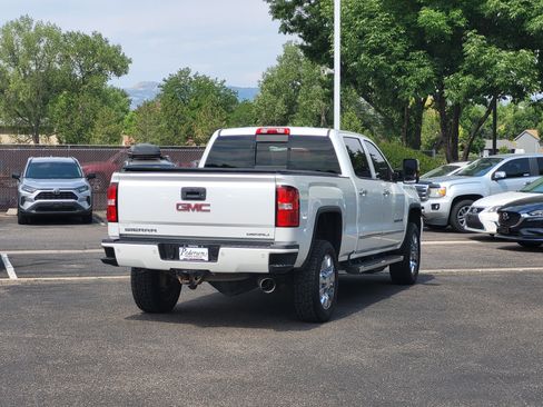 Used 2018 GMC Sierra 2500 Denali w/ Duramax Plus Package AWD/4WD image 3