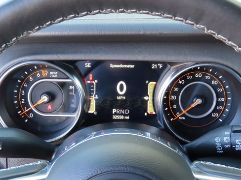 Certified 2022 Jeep Wrangler Unlimited Sahara w/ Cold Weather Group image 19