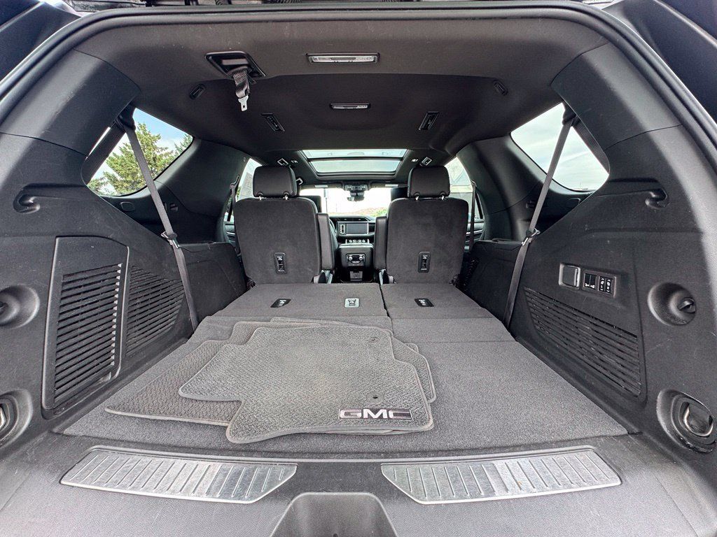 Used 2023 GMC Yukon Denali w/ Denali Reserve Package AWD/4WD image 45