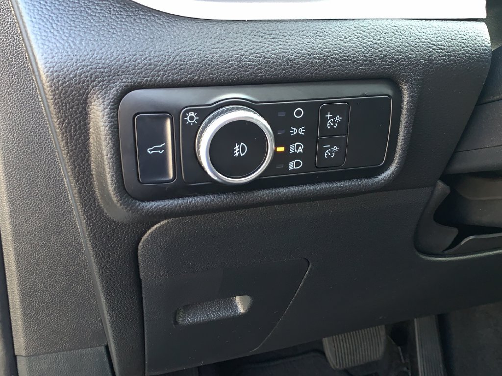 Used 2024 Ford Explorer XLT w/ Equipment Group 202A RWD image 29