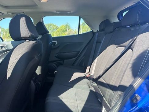Used 2025 Hyundai Venue SEL FWD image 13