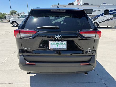 Used 2025 Toyota RAV4 LE AWD/4WD image 4