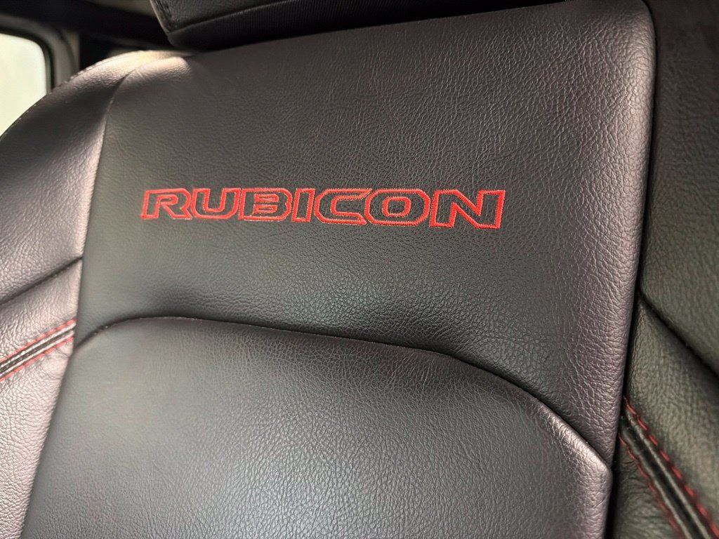 Used 2022 Jeep Wrangler Unlimited Rubicon w/ LED Lighting Group AWD/4WD image 27