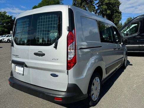 Used 2022 Ford Transit Connect XLT FWD image 5
