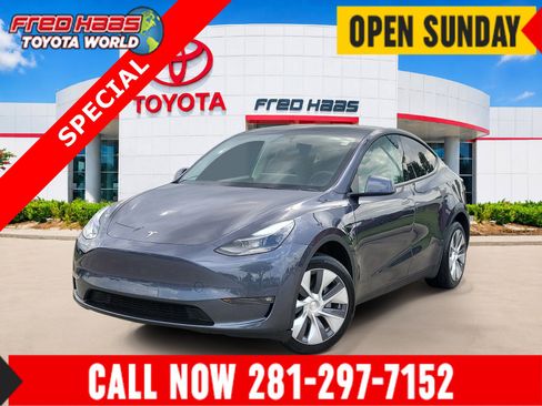 Used 2023 Tesla Model Y Long Range AWD/4WD image 1