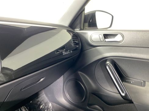 Used 2017 Volkswagen Beetle 1.8T image 17