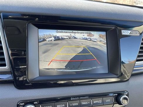 Used 2019 Kia Niro EX image 27