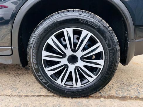 Used 2017 Nissan Rogue S image 39