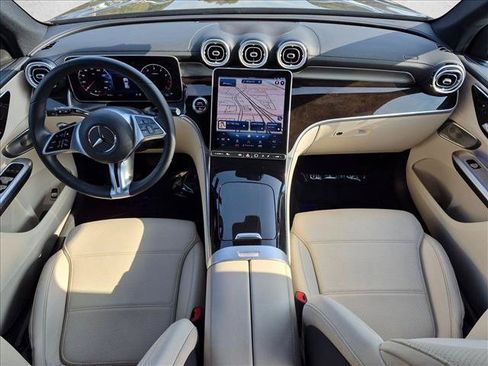 Used 2023 Mercedes-Benz GLC 300 image 16