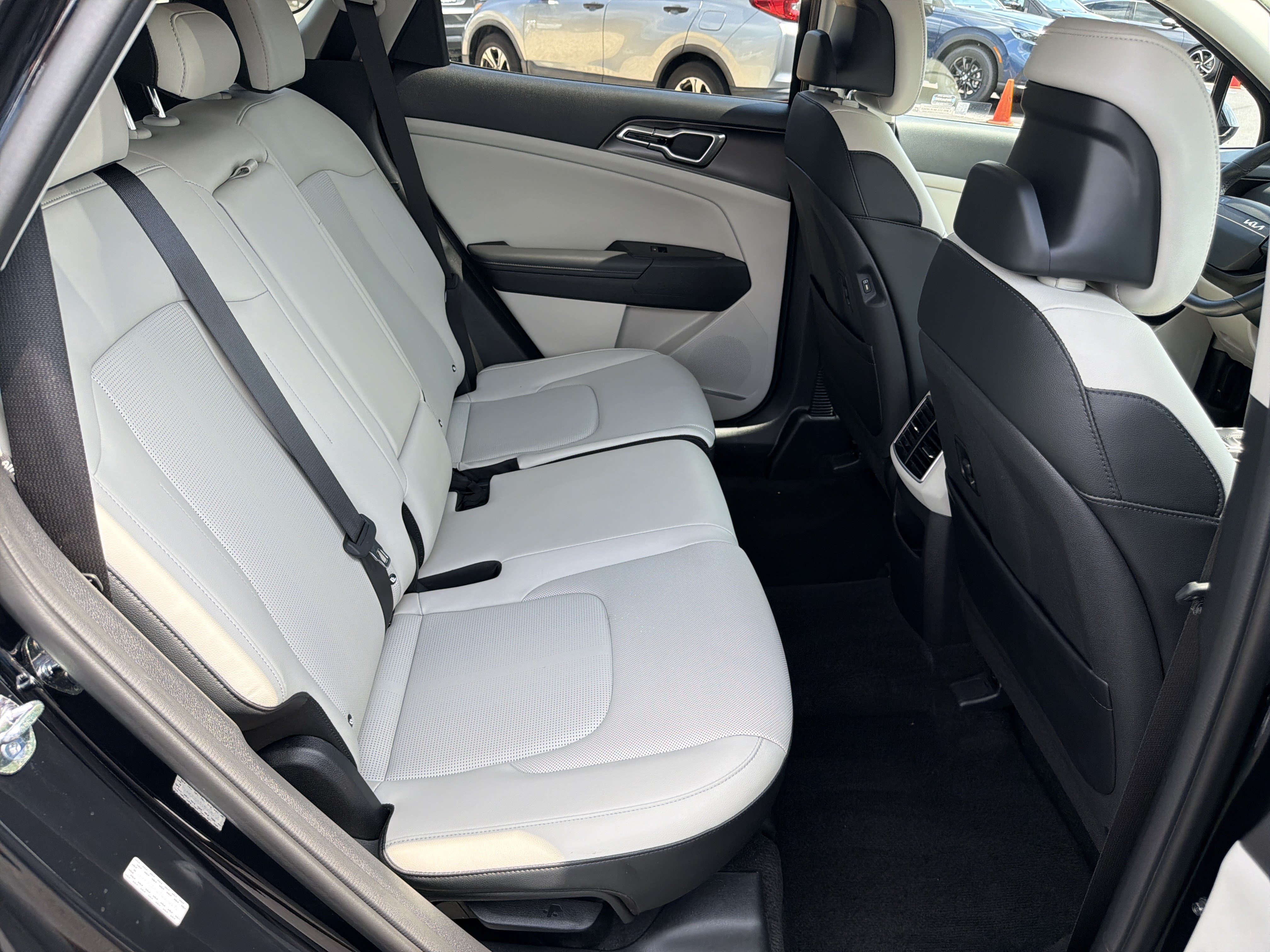 Certified 2026 Kia Sportage EX w/ EX Panorama Roof Package FWD image 15