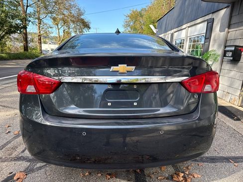 Used 2014 Chevrolet Impala LT w/ Convenience Package image 3