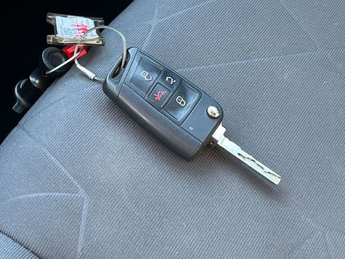 Used 2025 Volkswagen Jetta Sport image 21