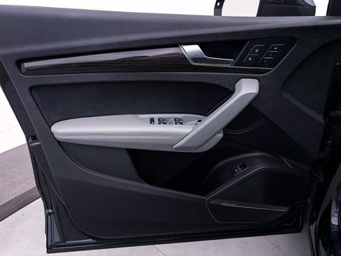 Used 2018 Audi Q5 Prestige w/ Prestige Package image 19