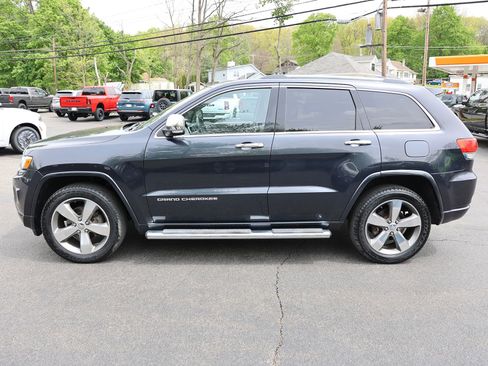 Used 2015 Jeep Grand Cherokee Overland w/ Mopar Chrome Edition Group AWD/4WD image 4