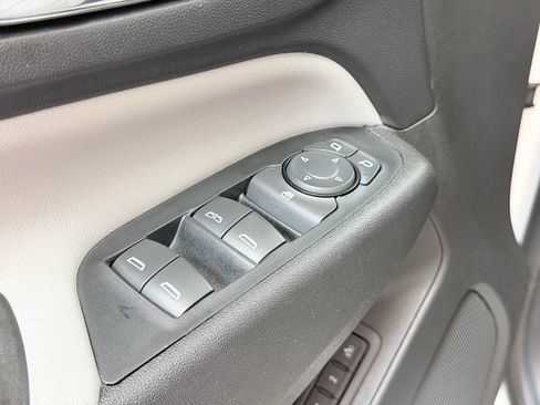 Used 2020 Chevrolet Equinox Premier AWD/4WD image 13