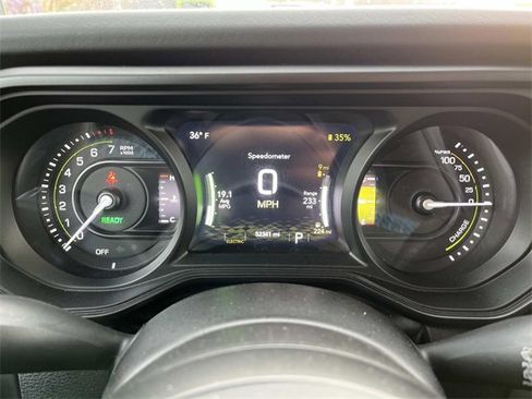 Used 2024 Jeep Wrangler Unlimited Rubicon 4xe image 34