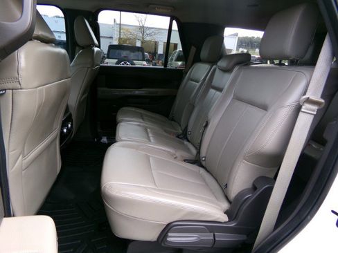 Used 2021 Ford Expedition XLT image 17