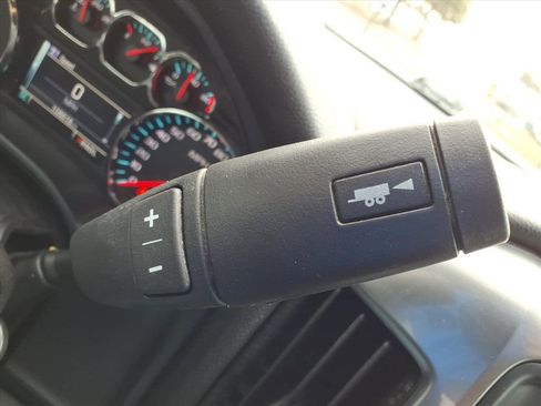 Used 2018 Chevrolet Silverado 1500 LT w/ Texas Edition image 15