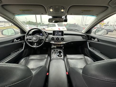 Used 2018 Kia Stinger RWD image 2