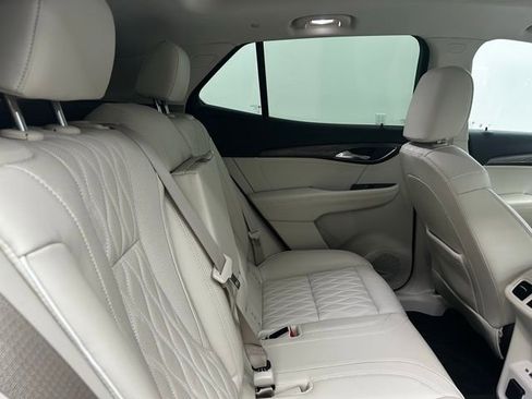 Used 2022 Buick Envision Avenir w/ Technology Package II image 42