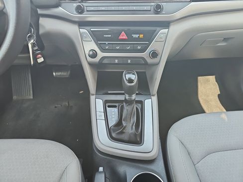 Used 2017 Hyundai Elantra SE FWD image 15