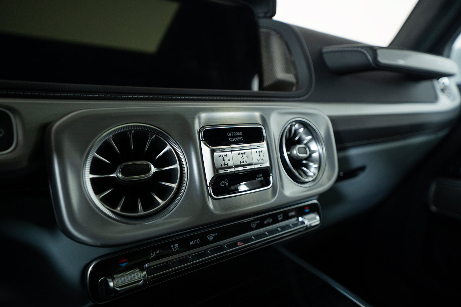 Used 2025 Mercedes-Benz G 63 AMG 4MATIC image 32