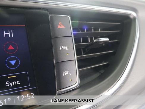 Used 2023 Buick Enclave Essence w/ Experience Buick Package AWD/4WD image 6