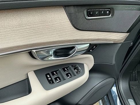 New 2026 Volvo XC90 B6 Plus w/ Protection Package Premier image 16