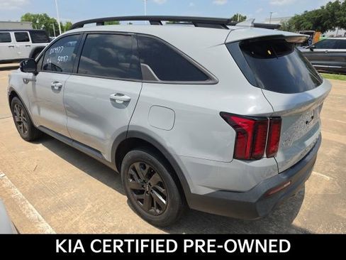 Certified 2022 Kia Sorento S w/ Panoramic Sunroof Package AWD/4WD image 6
