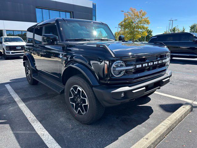Used 2025 Ford Bronco Outer Banks AWD/4WD image 6