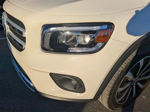 Used 2022 Mercedes-Benz GLB 250 4MATIC image 2