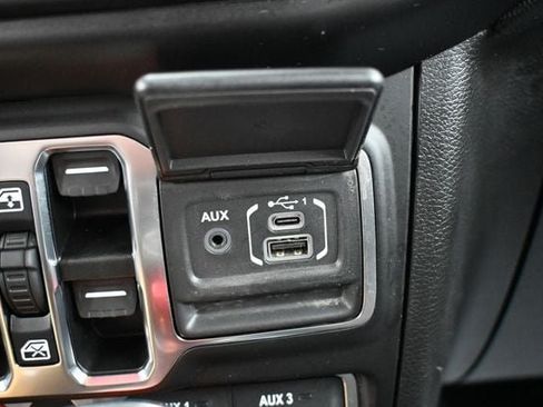 Used 2021 Jeep Gladiator Rubicon w/ Cold Weather Group AWD/4WD image 29