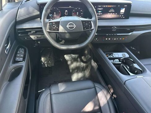 Certified 2025 Nissan Murano SV image 4