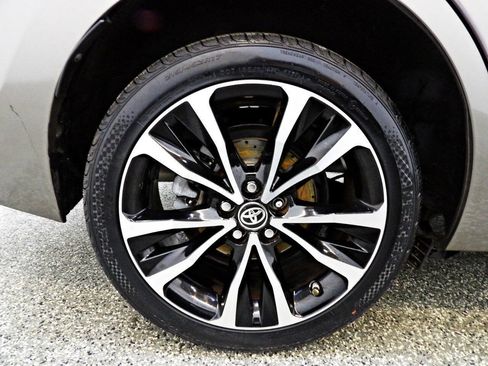 Used 2018 Toyota Corolla SE w/ SE Premium Package FWD image 20