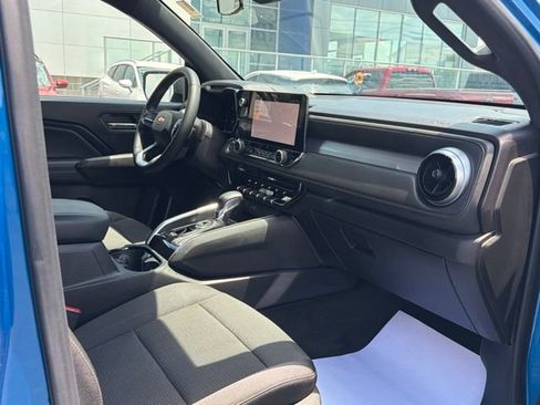 Used 2023 Chevrolet Colorado LT AWD/4WD image 14