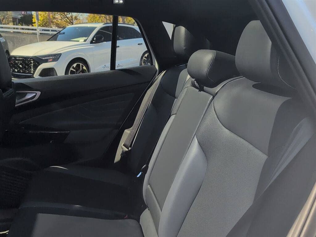 Used 2023 Volkswagen ID.4 Pro S AWD/4WD image 15